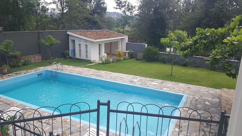 3. .A villa with a pool for rent in Nyarutarama.