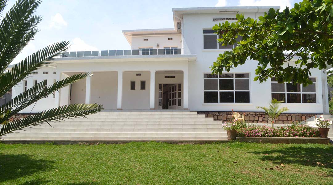 4. .A villa with a pool for rent in Nyarutarama.